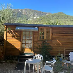 La Roulotte Chez Camille Veynes